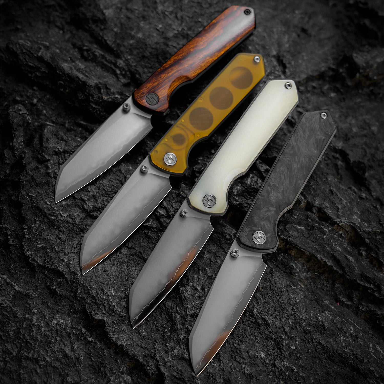 Imperial Penguin Folding Knife(3.35''+SLD Magic+Carbon fibre)-crossbar lock-thumb stud-M060