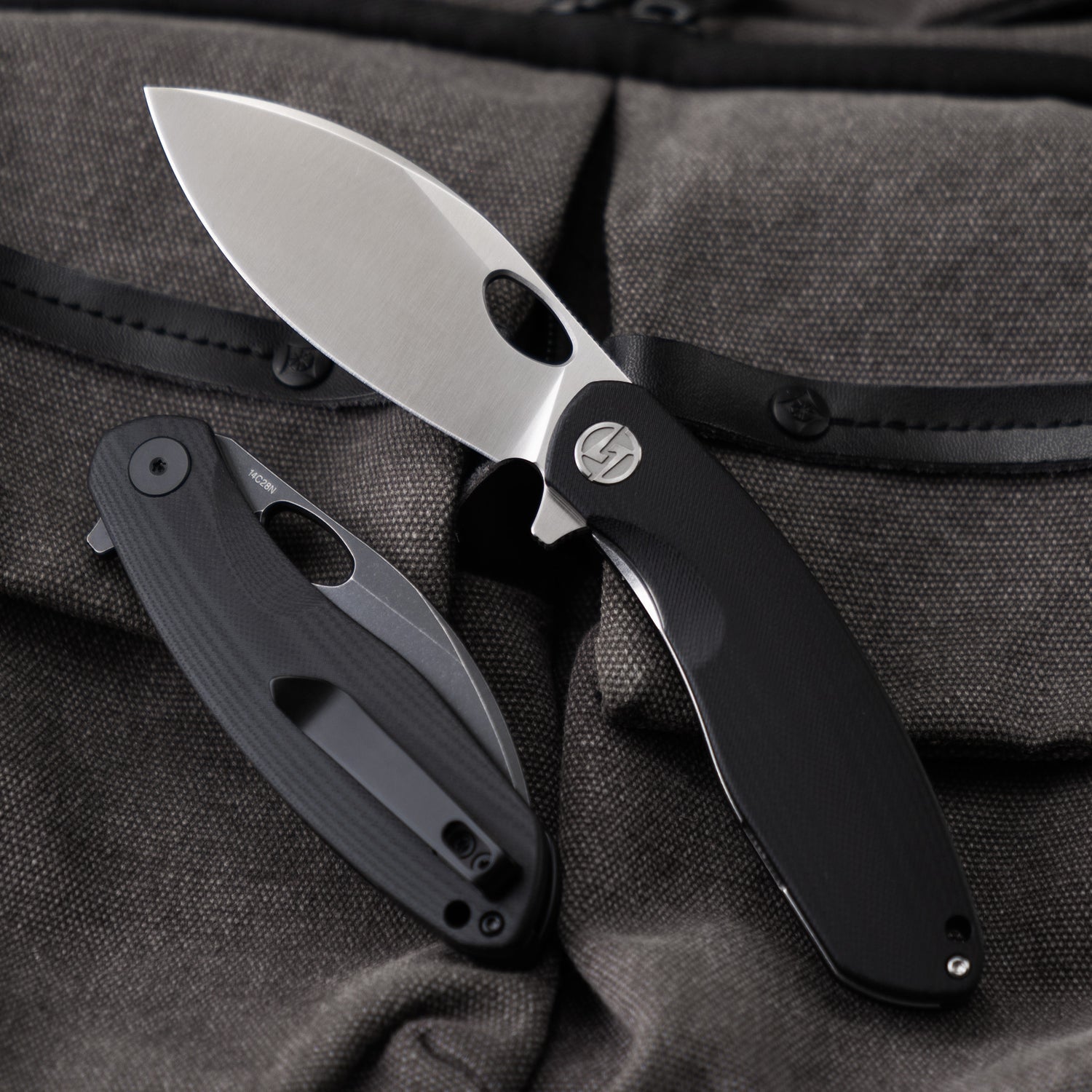 Satin blade black handle – open/closed knife pair