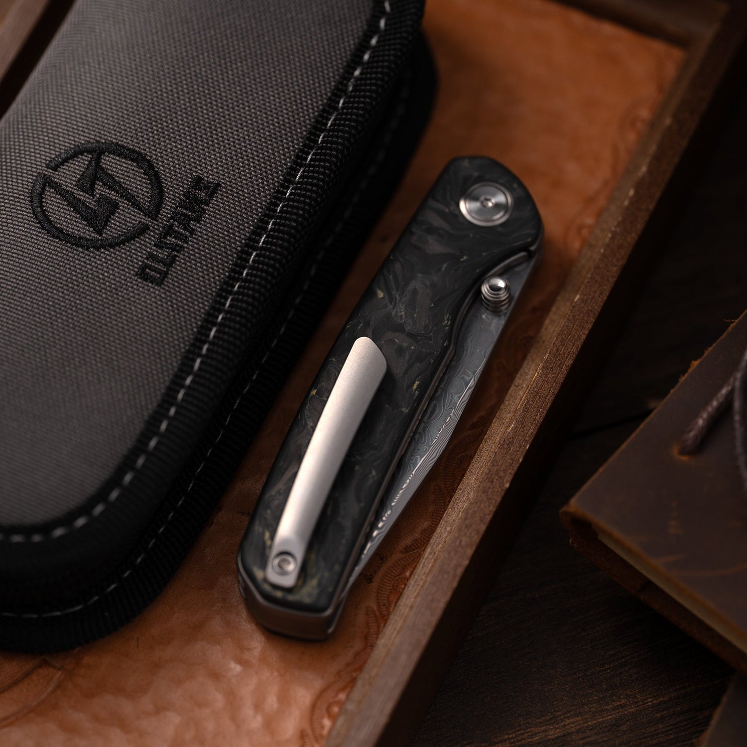 M070-DS Folding Knife(3.07''+Damascus+Carbon fibre)-Liner Lock-thumb stud-OLITANS