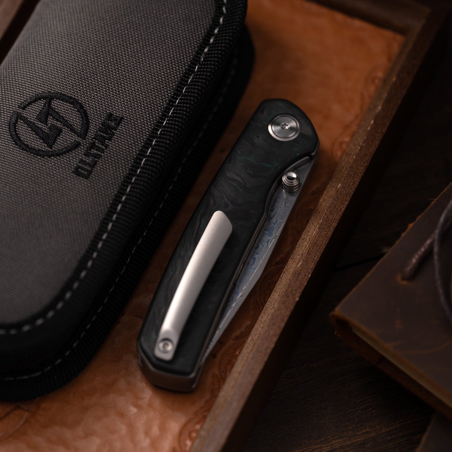 M070-DS Folding Knife(3.07''+Damascus+Carbon fibre)-Liner Lock-thumb stud-OLITANS