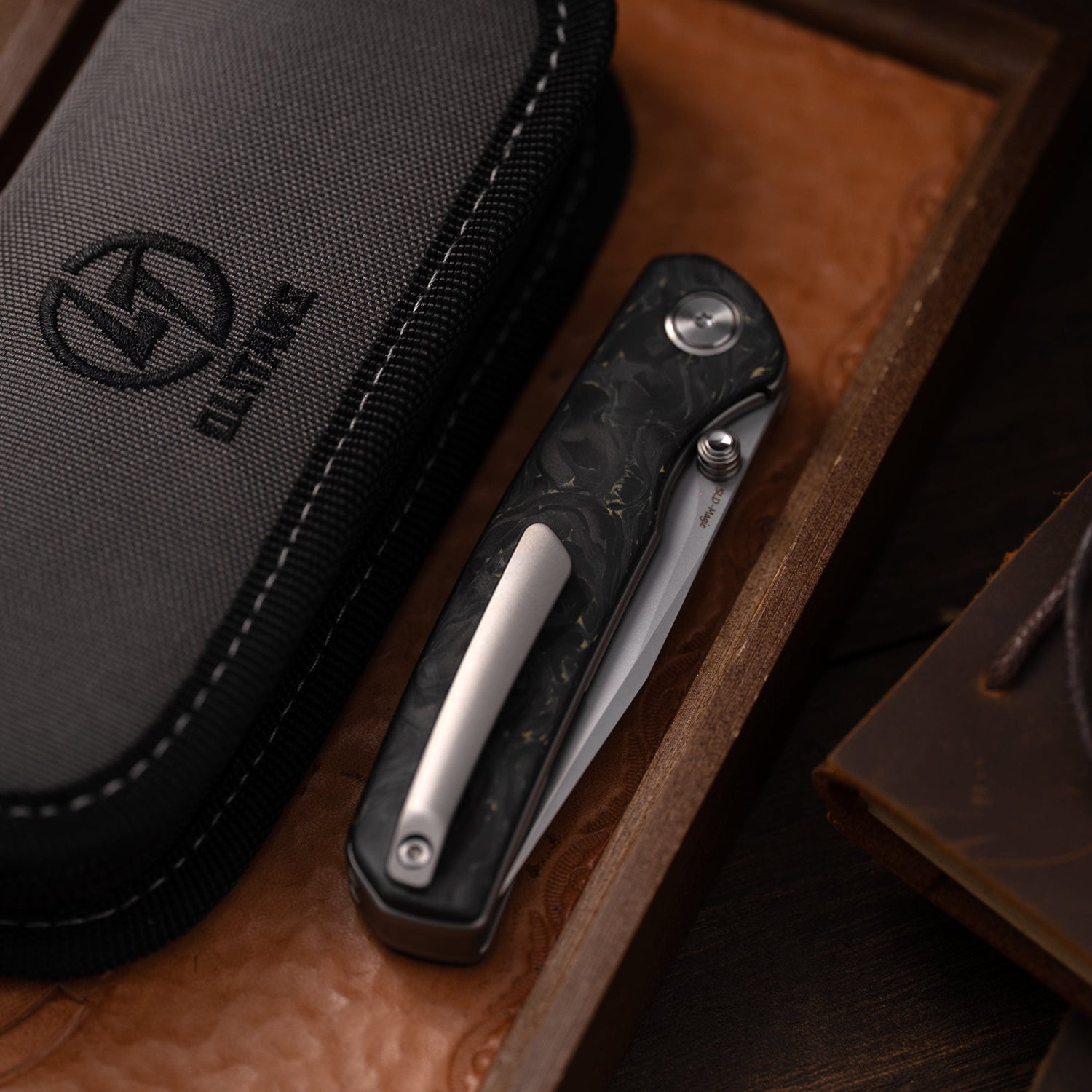 M070-SLD Folding Knife(3.07''+SLD Magic+Carbon fibre)-Liner Lock-thumb stud-OLITANS