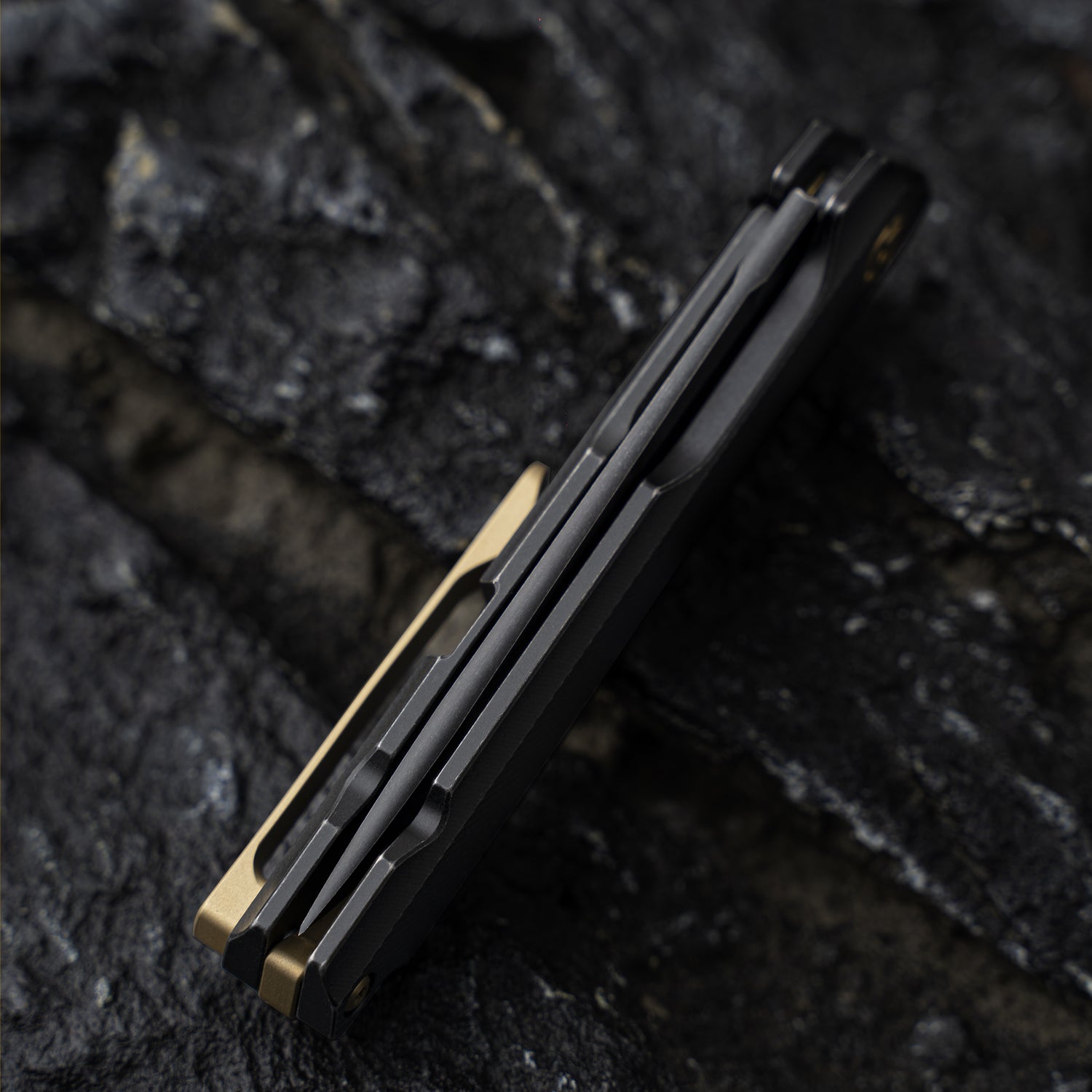 T041 Pocket Knife 2.6'' M390 Blade + Titainium Handle - Frame Lock - Flipper