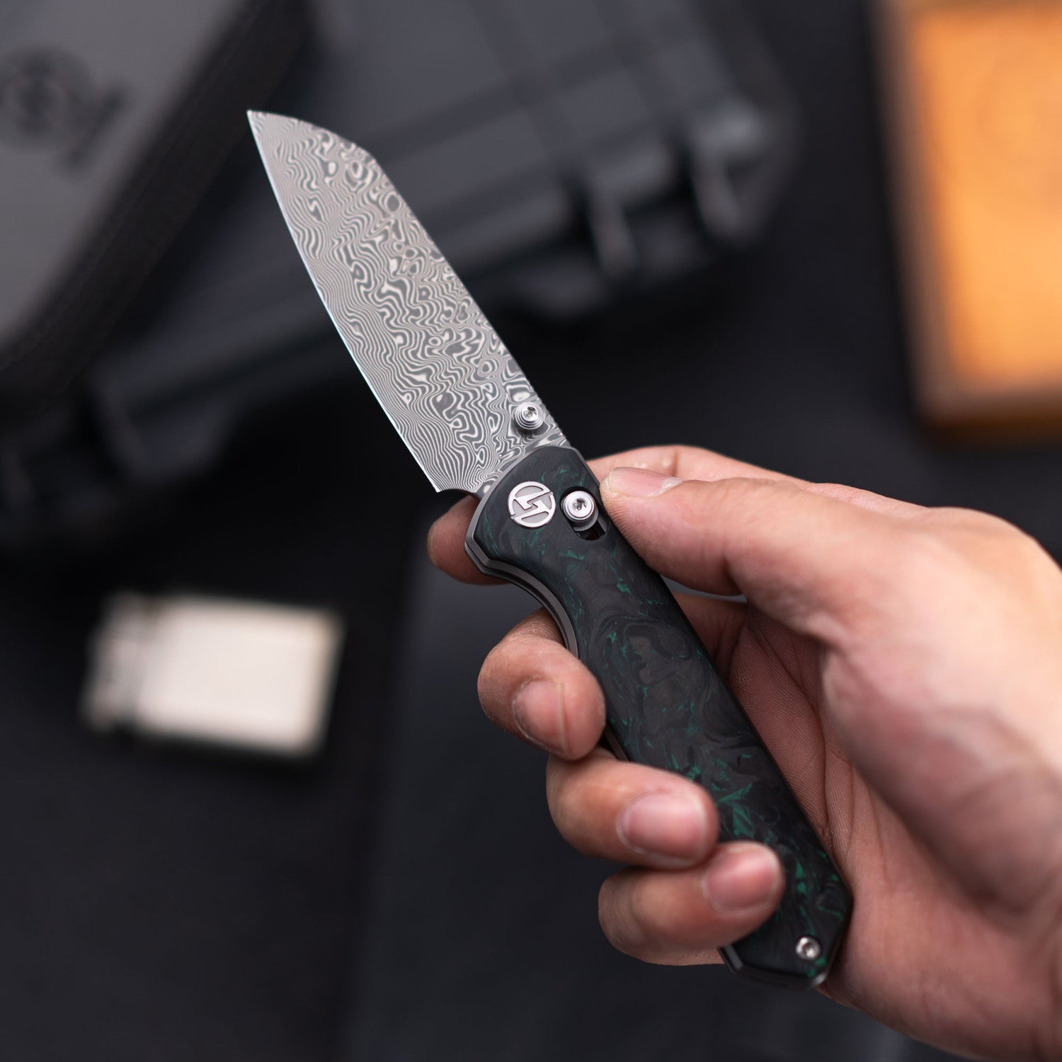Imperial Penguin M060(3.35''+Damascus+Carbon fibre)-Axis lock-thumb stud