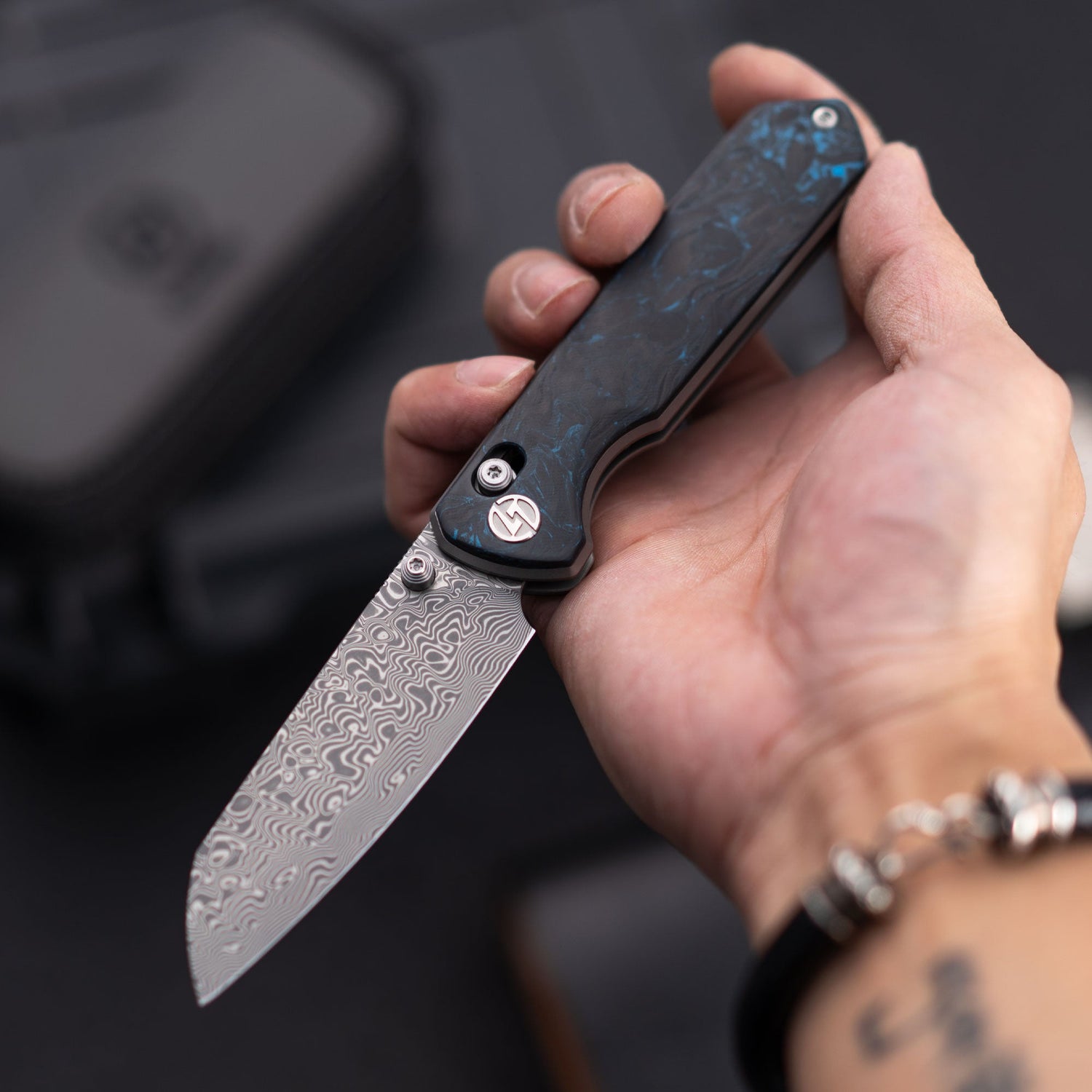 Imperial Penguin M060(3.35''+Damascus+Carbon fibre)-Axis lock-thumb stud