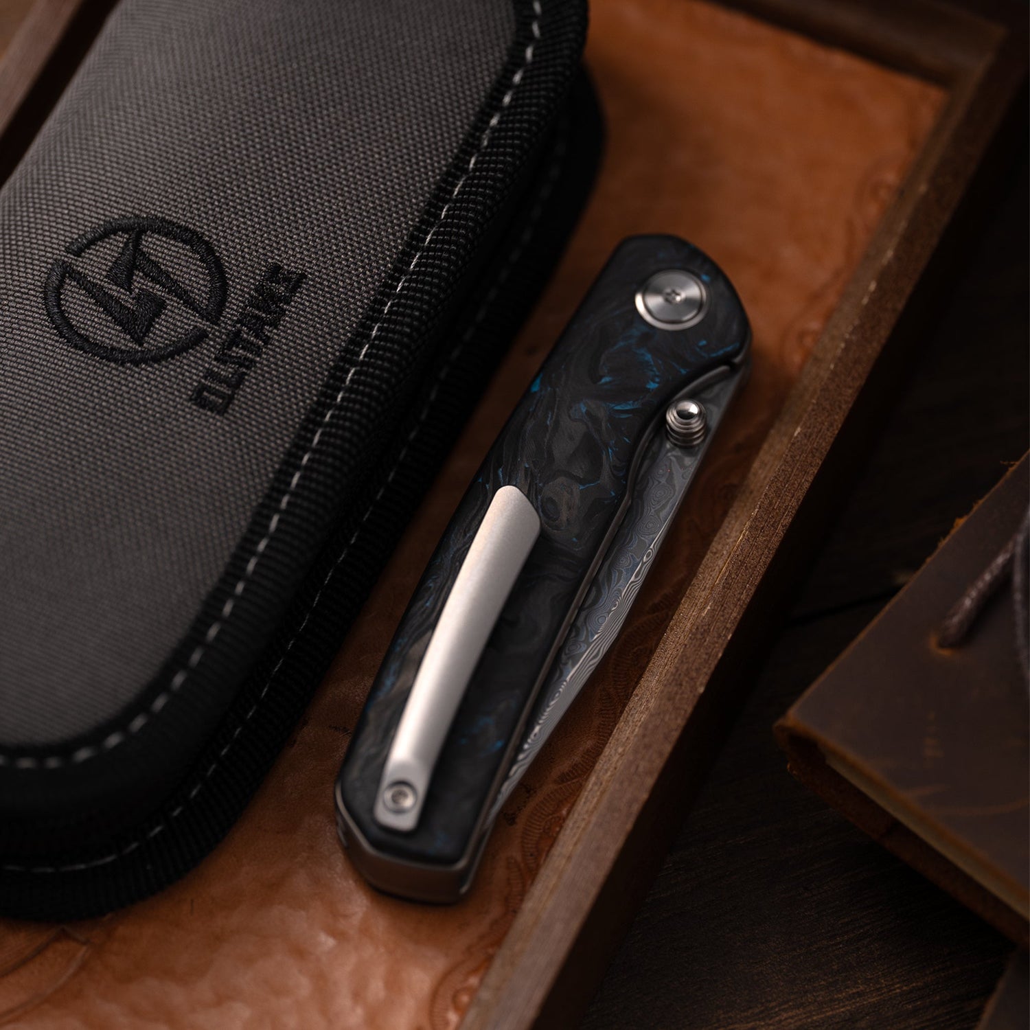 M070-DS Folding Knife(3.07''+Damascus+Carbon fibre)-Liner Lock-thumb stud-OLITANS