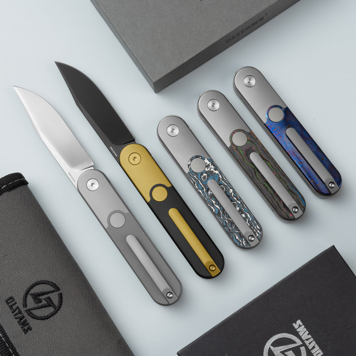 Rocket XL T081 (3.07''+M390+Neon Carbon Fiber)-Liner Lock-Front Flipper