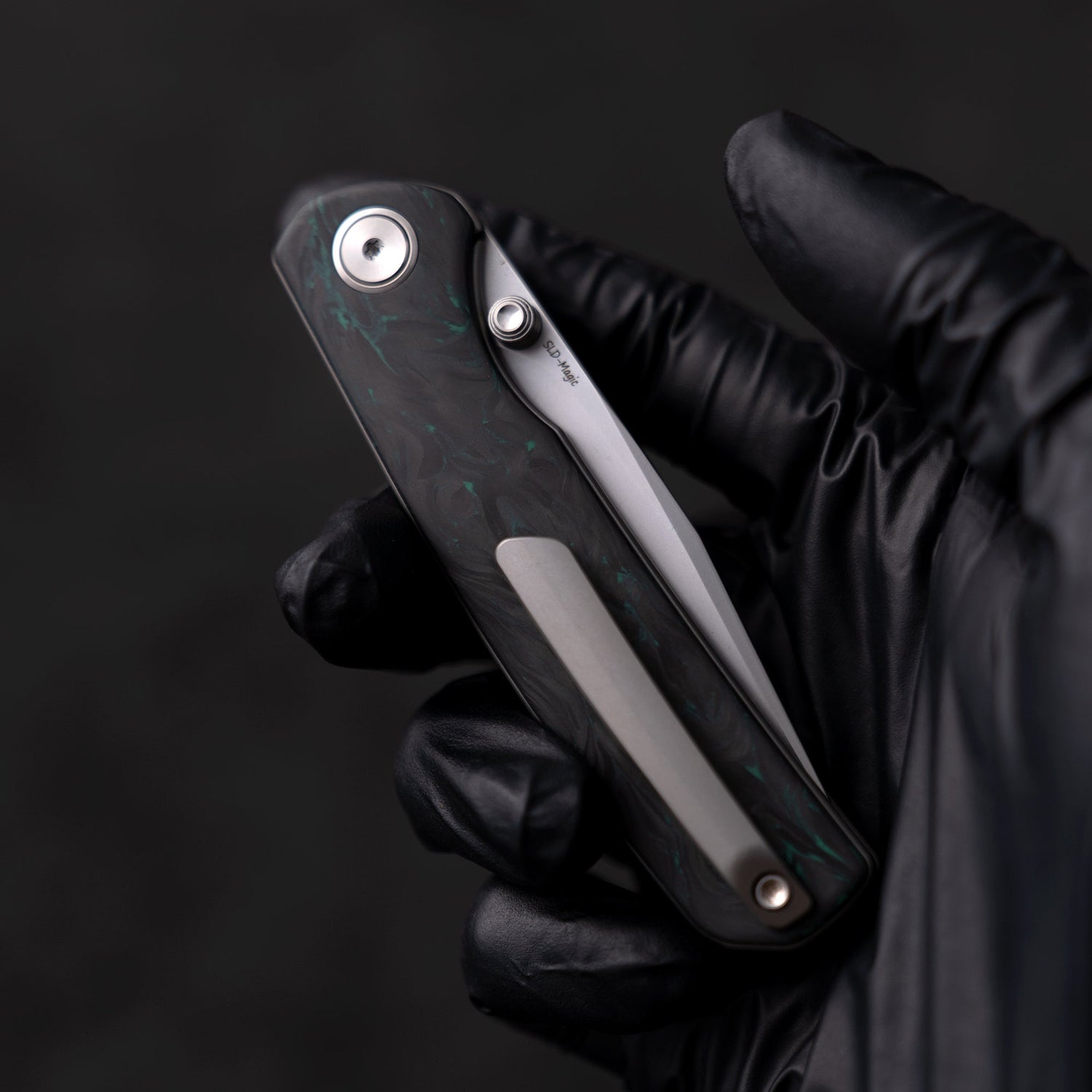 M070-SLD Folding Knife(3.07''+SLD Magic+Carbon fibre)-Liner Lock-thumb stud-OLITANS